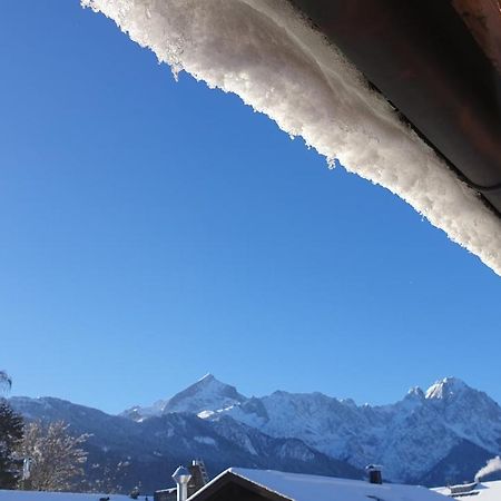 Bunter Hirsch Ferienwohnung Im Garmischer Zentrum Exteriör bild