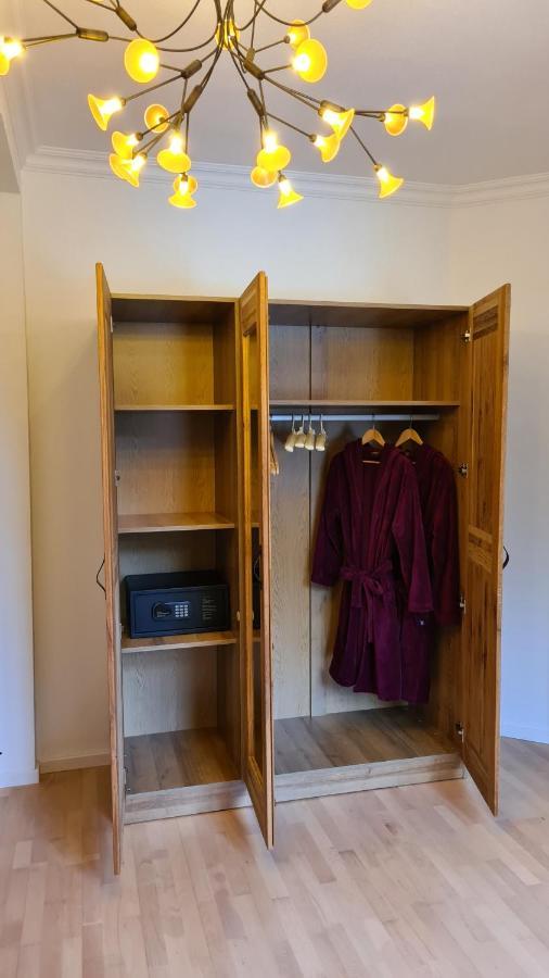Bunter Hirsch Ferienwohnung Im Garmischer Zentrum Exteriör bild