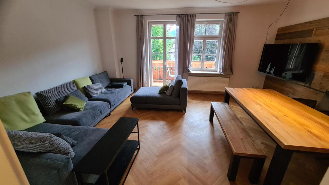 Bunter Hirsch Ferienwohnung Im Garmischer Zentrum Exteriör bild