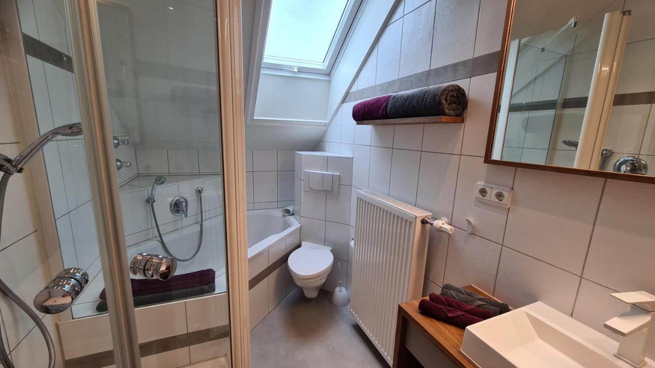 Bunter Hirsch Ferienwohnung Im Garmischer Zentrum Exteriör bild