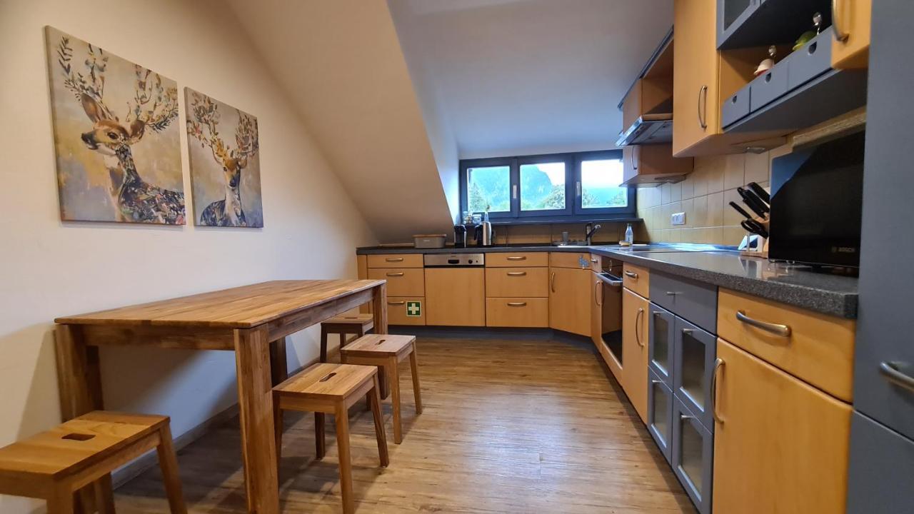 Bunter Hirsch Ferienwohnung Im Garmischer Zentrum Exteriör bild